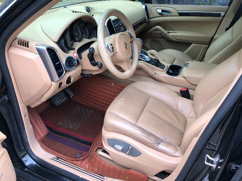 郑州14年保时捷卡宴3