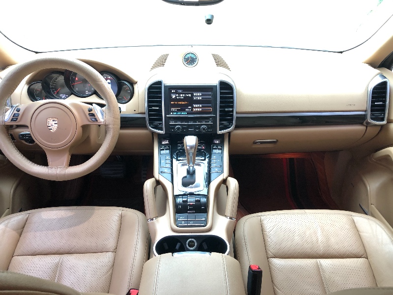 郑州14年保时捷卡宴2