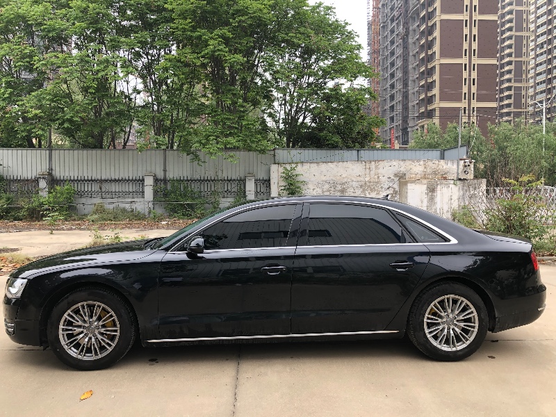 郑州11年奥迪A8L7
