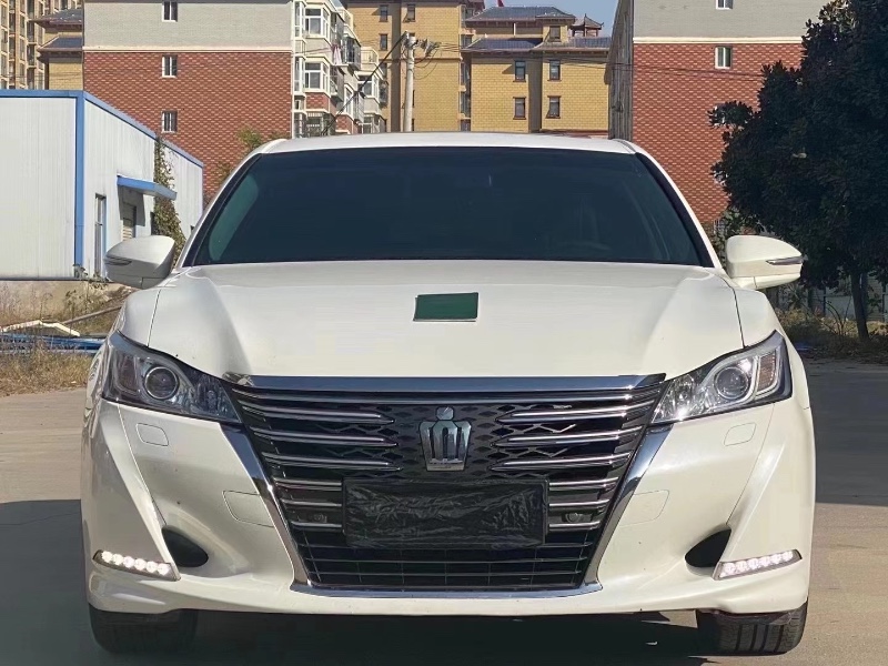 郑州17年丰田皇冠3