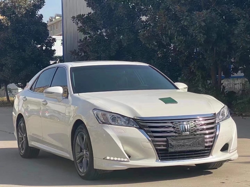 郑州17年丰田皇冠4