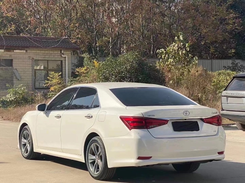 郑州17年丰田皇冠5