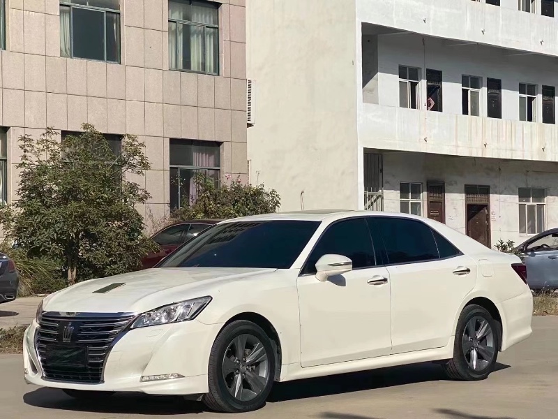 郑州17年丰田皇冠6