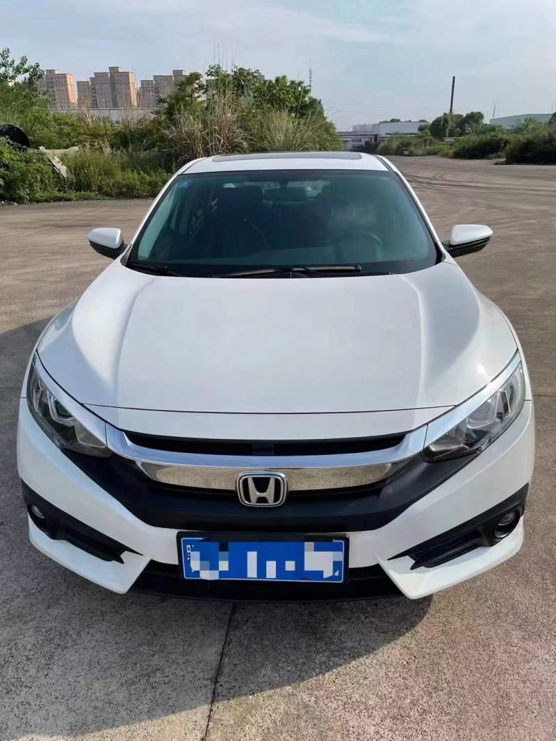 武汉18年本田思域1