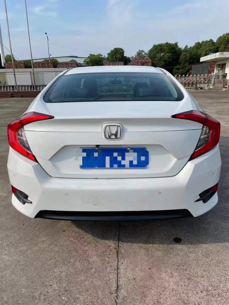 武汉18年本田思域8