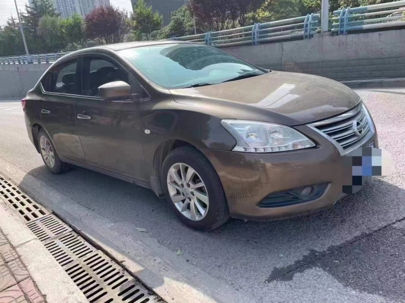 重慶14年日產軒逸4