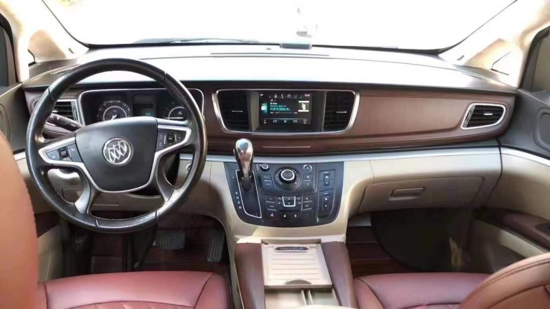 武汉17年别克GL84