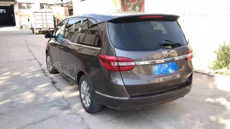 武汉17年别克GL82