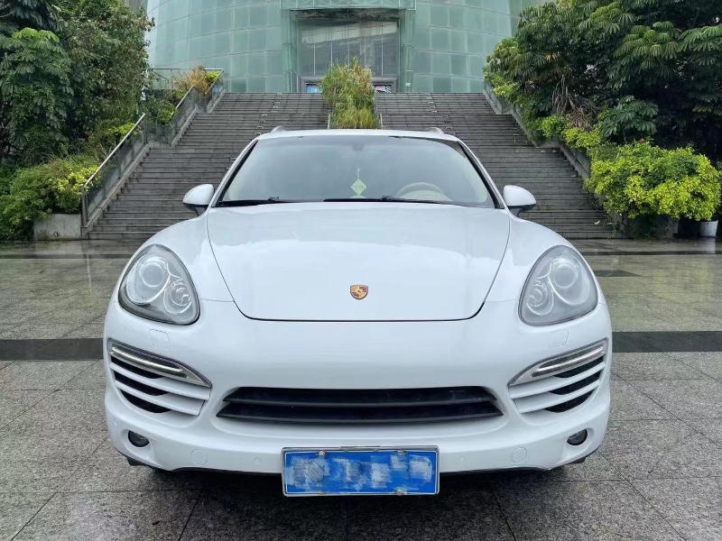 深圳13年保时捷卡宴9