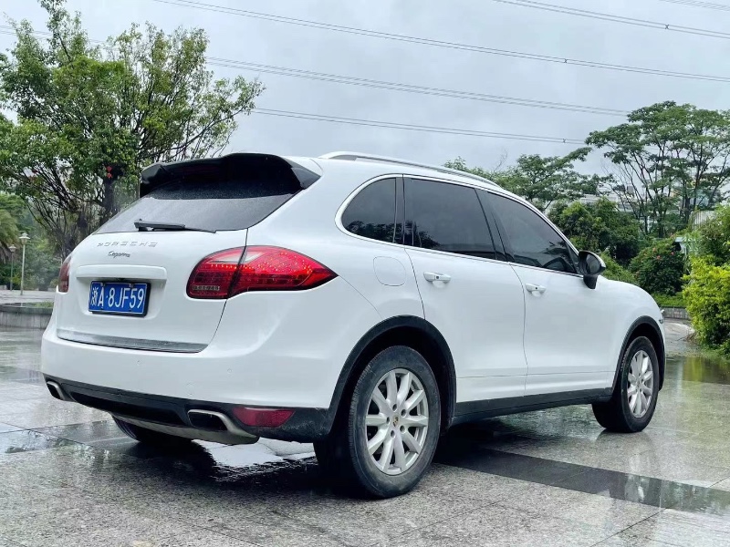 深圳13年保时捷卡宴1