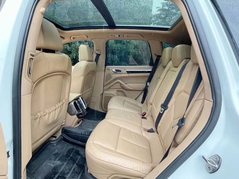 深圳13年保时捷卡宴4