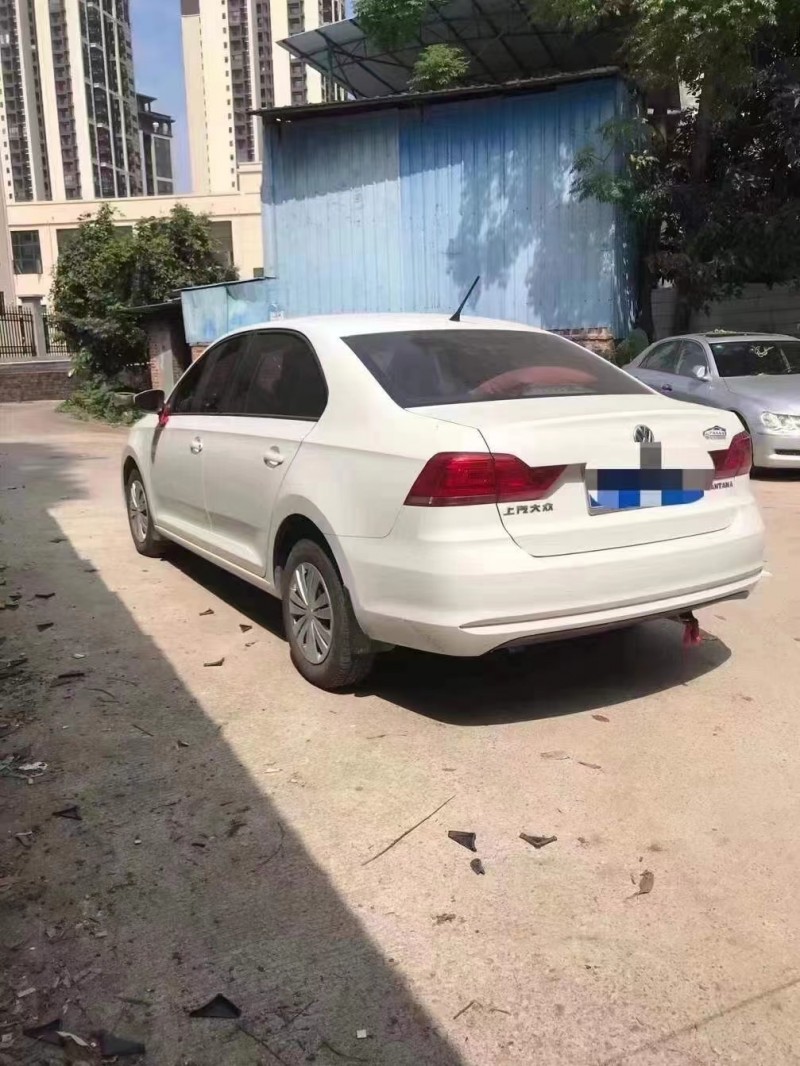 南寧18年大眾桑塔納8