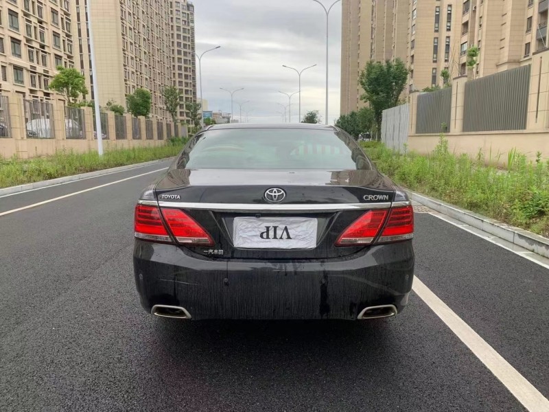 蘇州13年豐田皇冠9