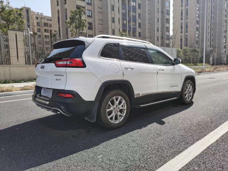 蘇州16年Jeep自由光7