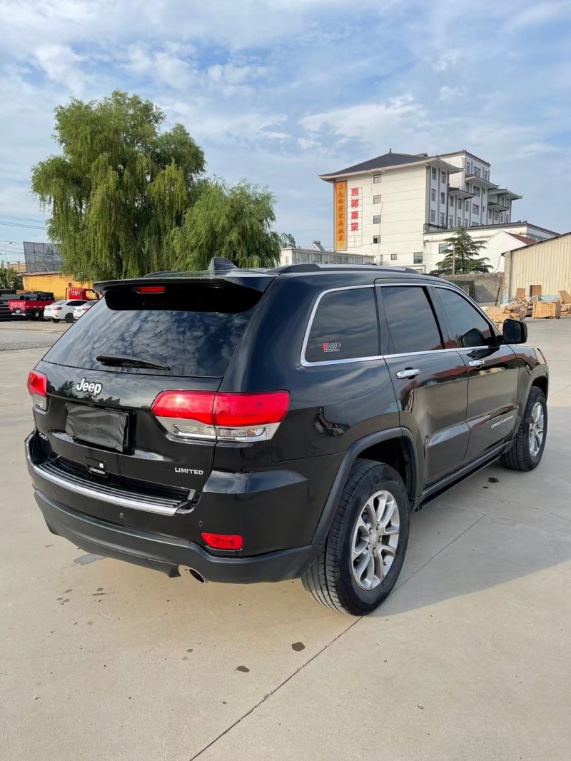 徐州17年Jeep大切諾基5