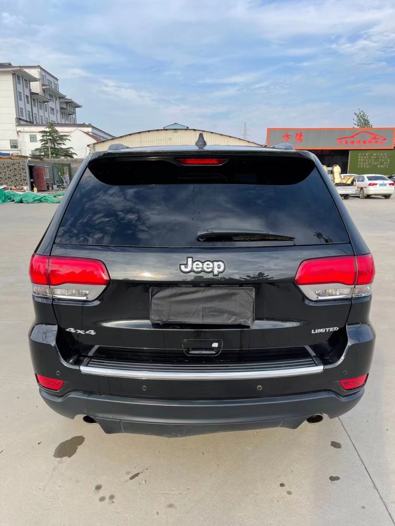 徐州17年Jeep大切諾基9