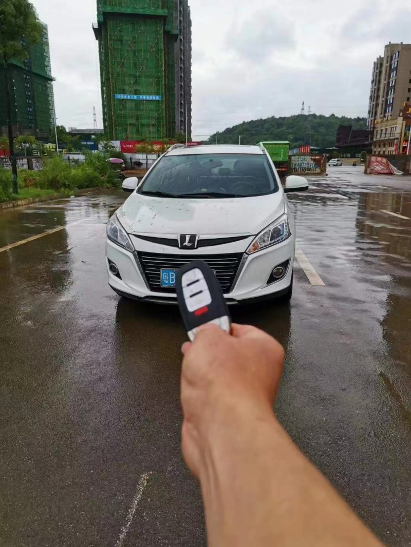 深圳17年纳智捷优6 SUV1