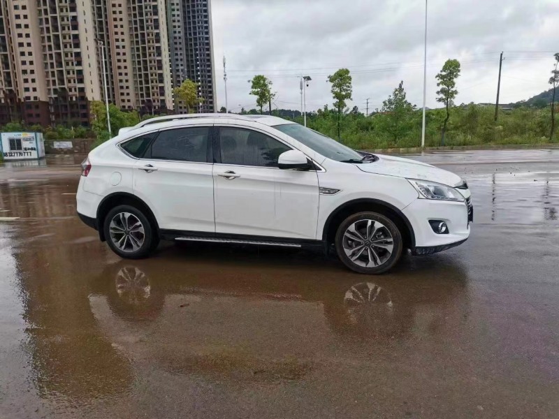 深圳17年纳智捷优6 SUV3