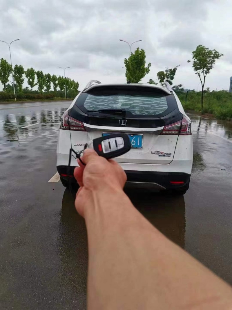 深圳17年纳智捷优6 SUV7