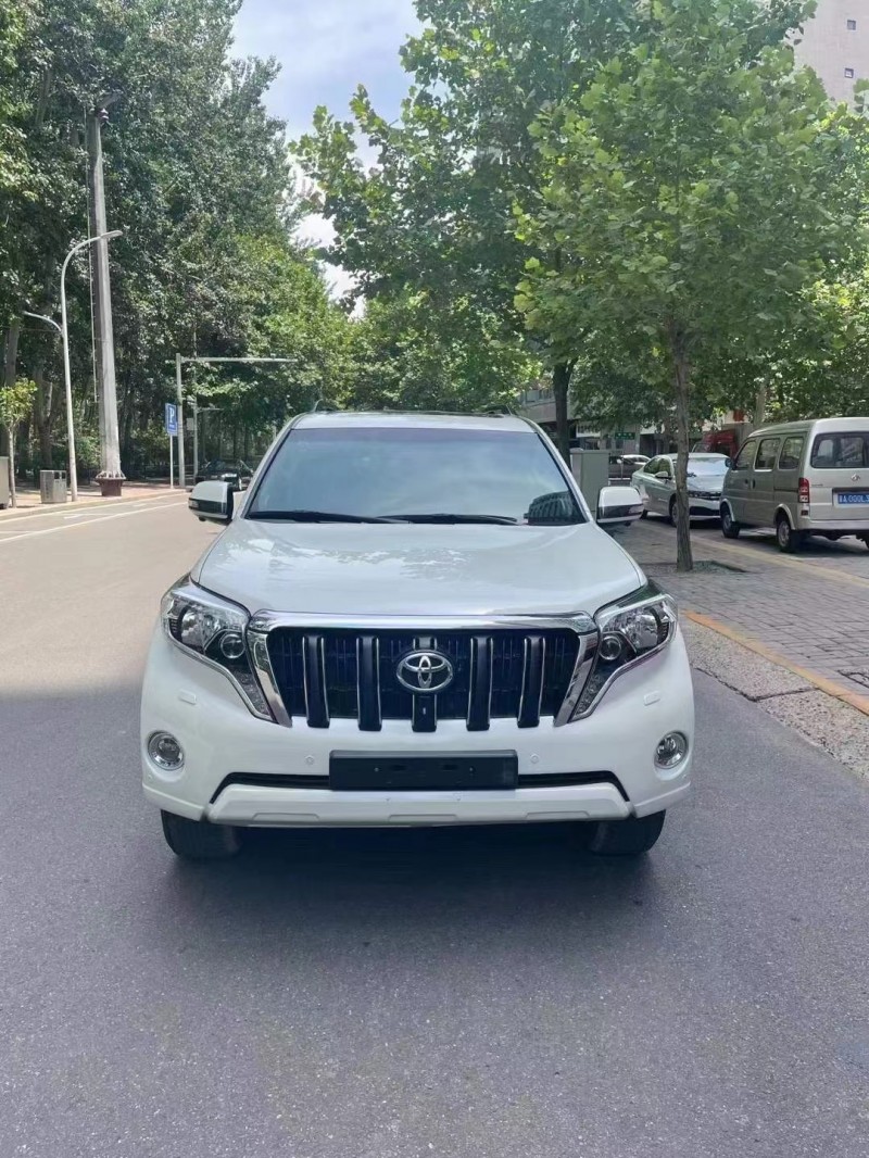 保定17年丰田普锐斯1