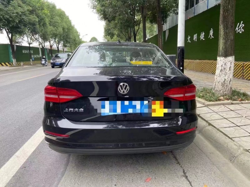 成都21年大众朗逸8