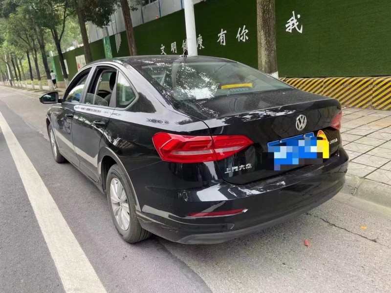 成都21年大众朗逸9