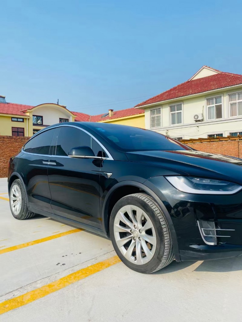 青島17年特斯拉MODEL X2