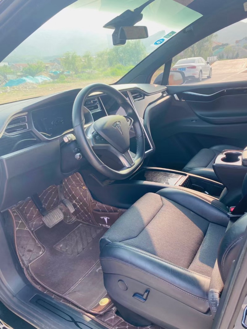 青島17年特斯拉MODEL X4