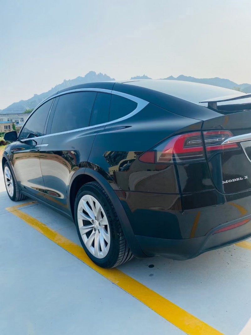 青島17年特斯拉MODEL X8