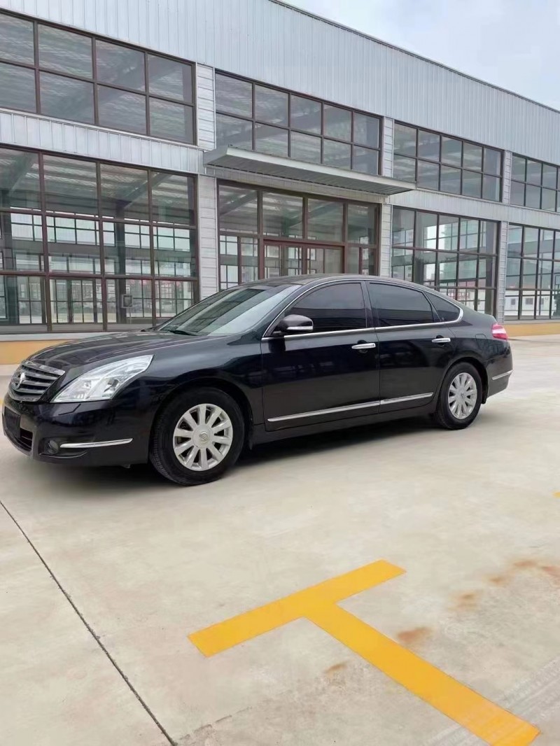 泰安09年日產天籟2