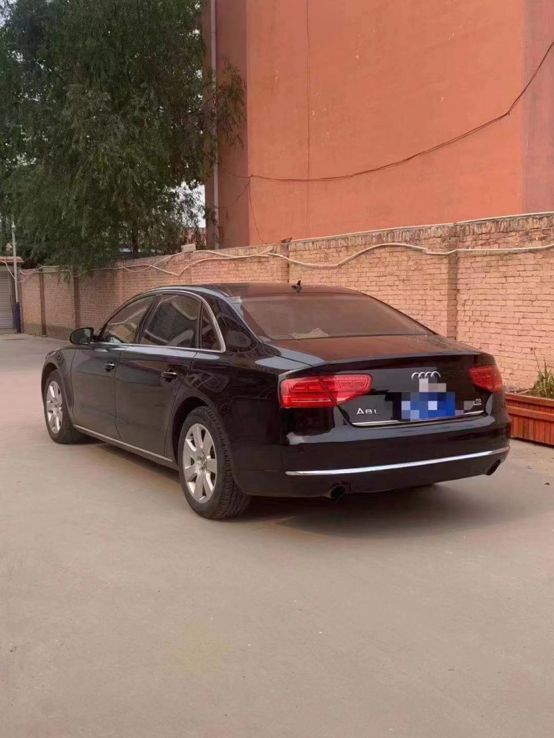 泰安14年奧迪A8L2