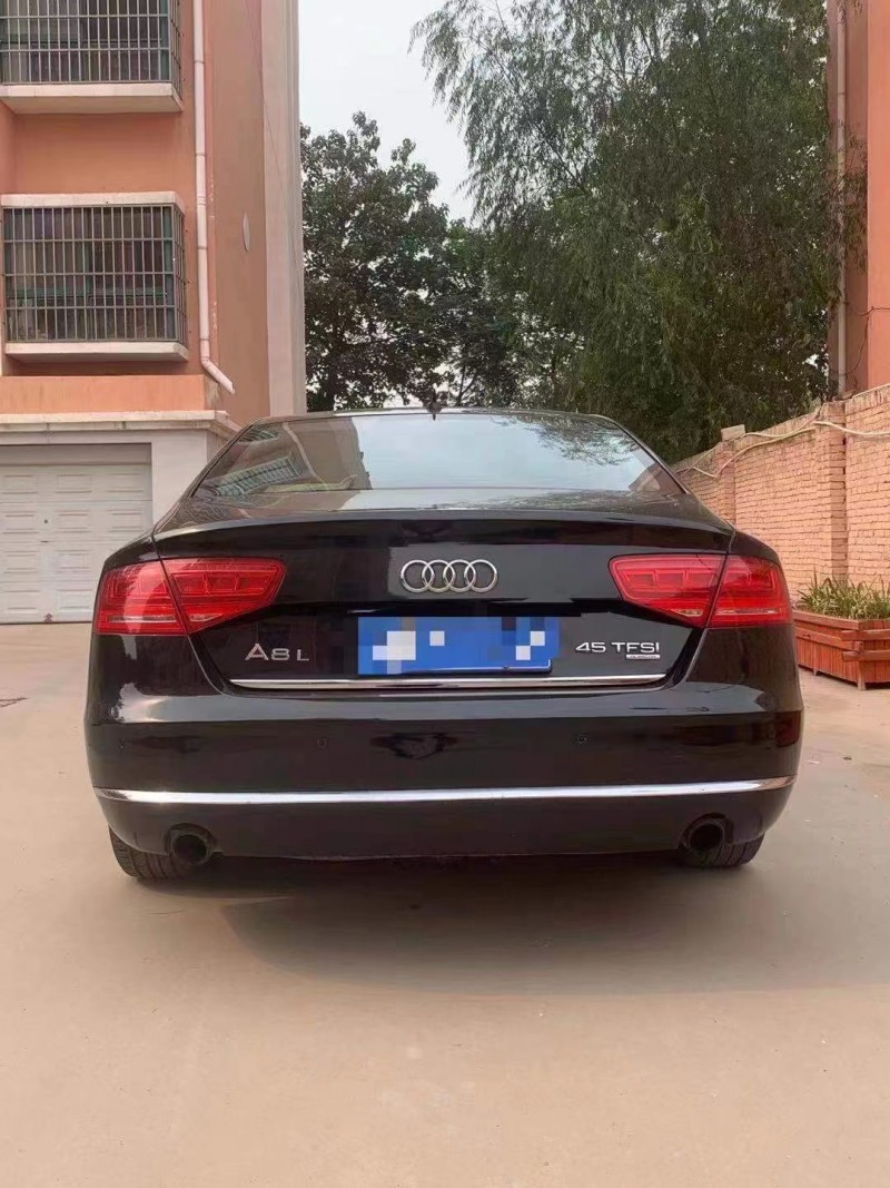 泰安14年奧迪A8L1