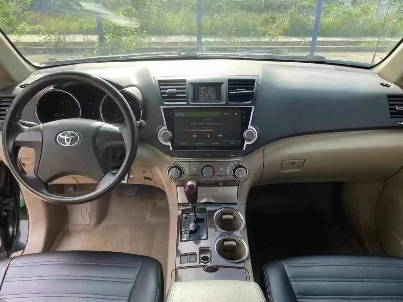 武汉15年丰田汉兰达3