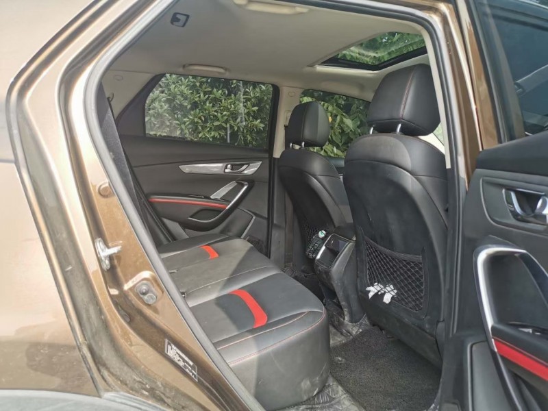 成都18年长安汽车CS557