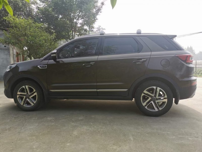 成都18年长安汽车CS556