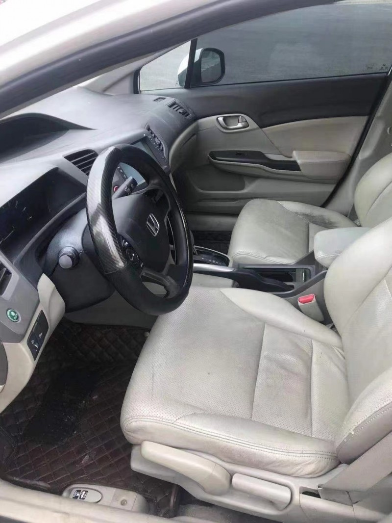 成都13年本田思域2