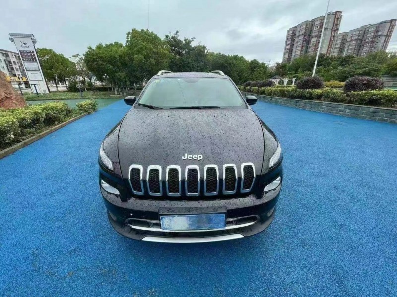 上海17年Jeep自由光1