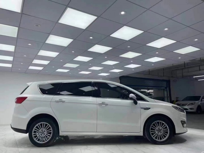 成都18年力帆汽车轩朗5