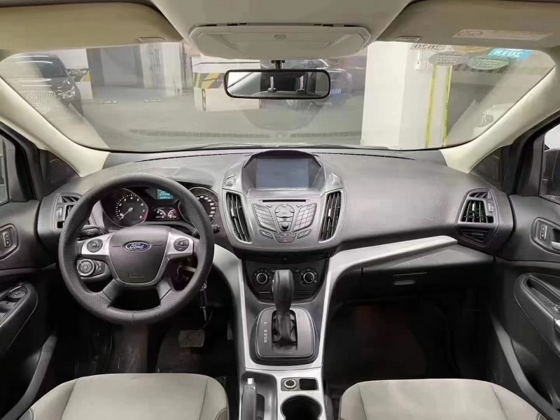 成都14年福特翼虎5