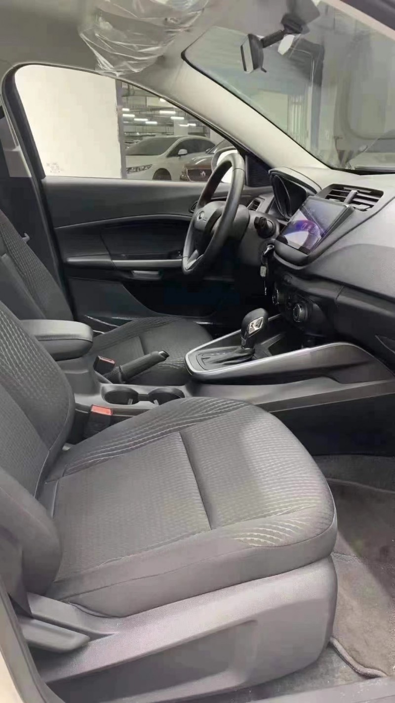 成都20年福特福睿斯3