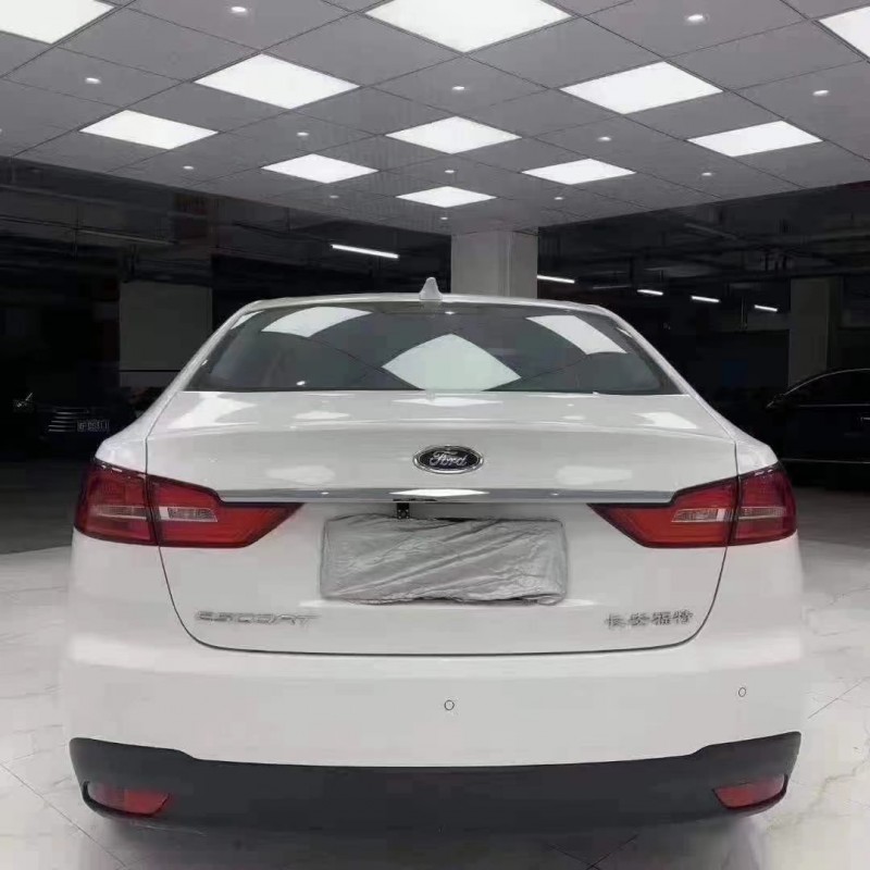 成都20年福特福睿斯1