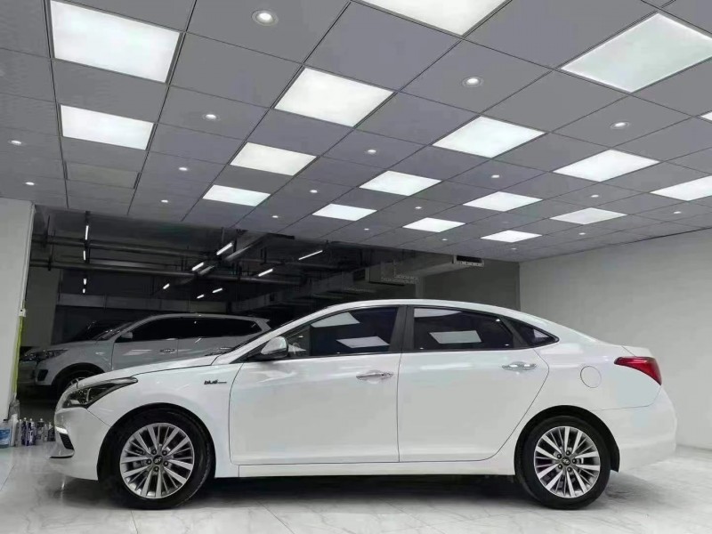 成都17年现代名图7