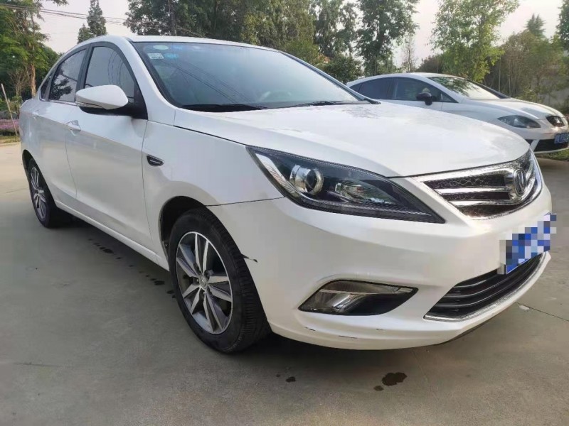 成都18年长安汽车逸动2