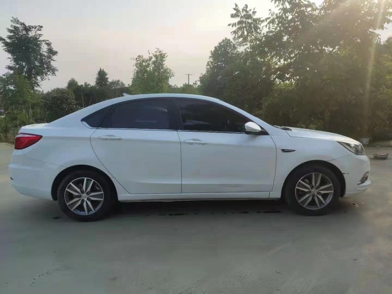 成都18年长安汽车逸动7