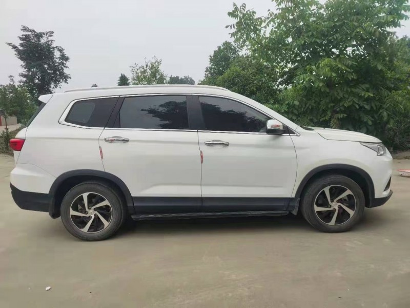 成都18年北汽幻速S76