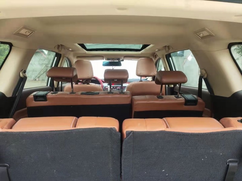 成都18年北汽幻速S77