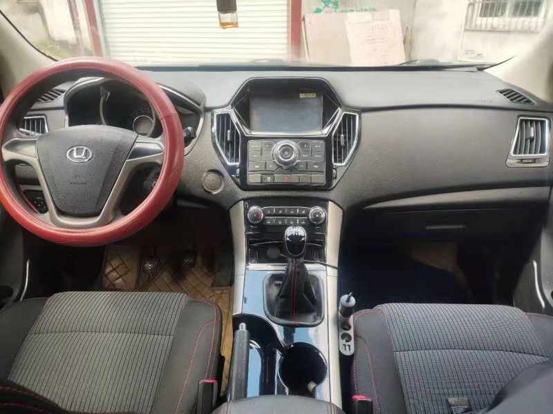 成都18年华泰圣达菲3