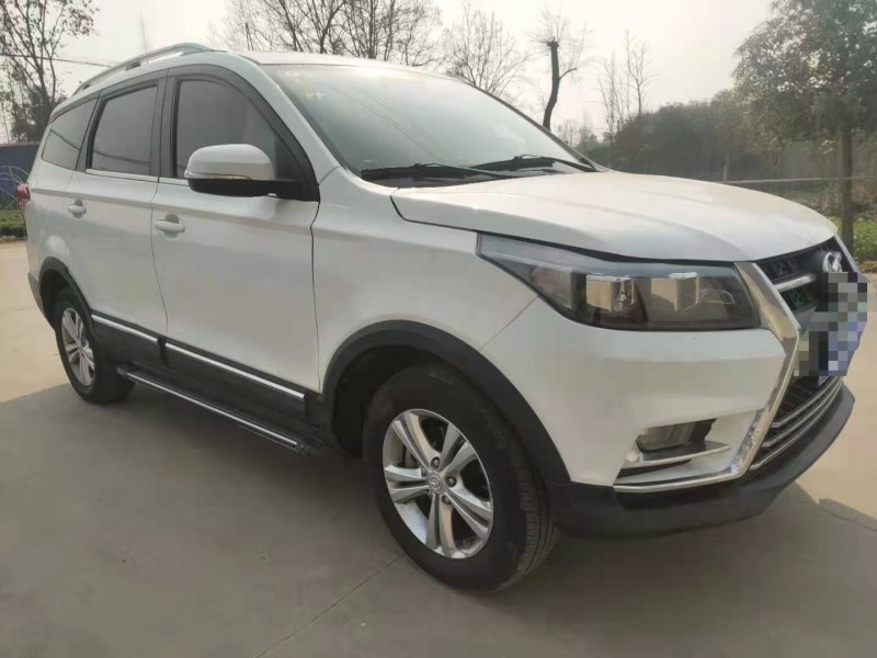 成都18年北汽幻速S32