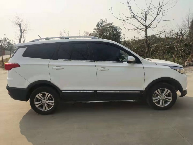 成都18年北汽幻速S36