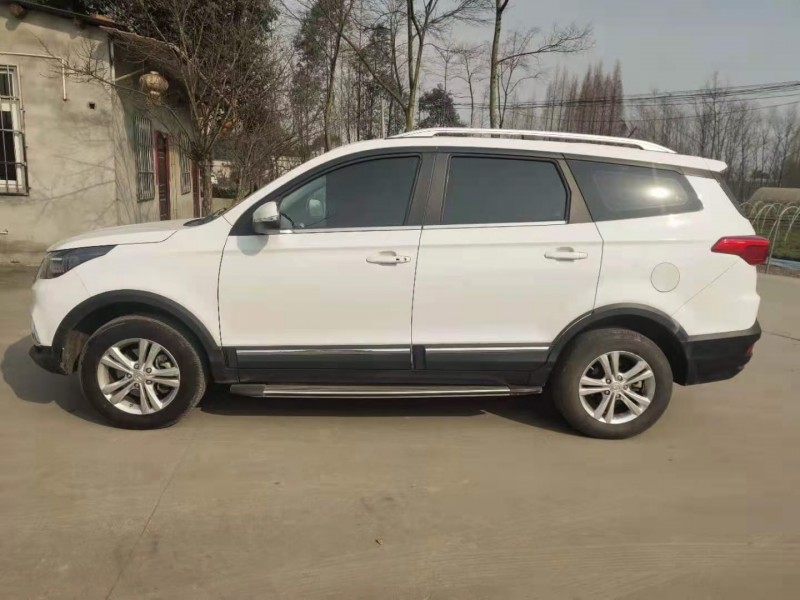 成都18年北汽幻速S37